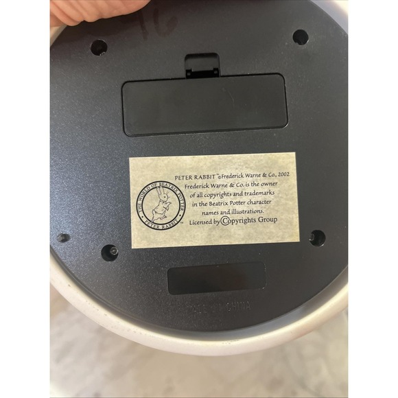 Vintage Peter Rabbit Anniversary Clock 2002 with Swirling Birds Working - Picture 15 of 15